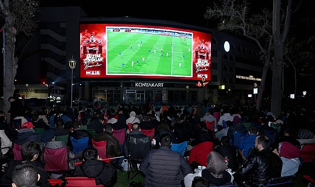 Konyalılar Milli Coşkuyu Dev Ekrandan Takip Etti