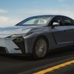 Lexus, ilk tamamen elektrikli versiyonlarıyla ES modelini piyasaya sürdü