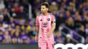 Lionel Messi kariyerindeki 900. golünü attı