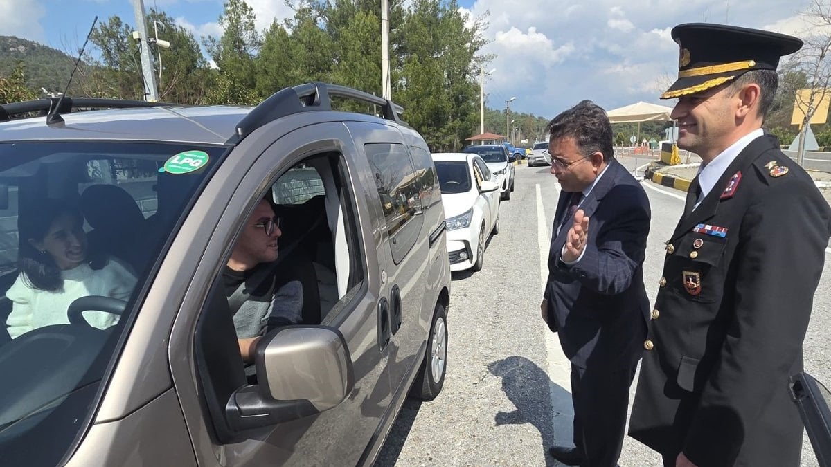 Marmaris ve Çeşme’de bayram yoğunluğu