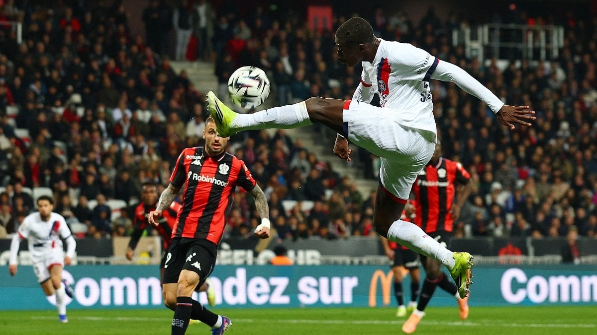 Paris Saint-Germain, Nice’ı deplasmanda yendi