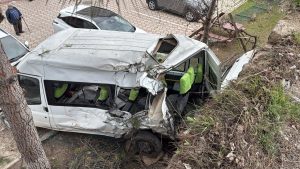 Samsun’da kontrolden çıkan kamyon 4 araca çarptı: 19 yaralı