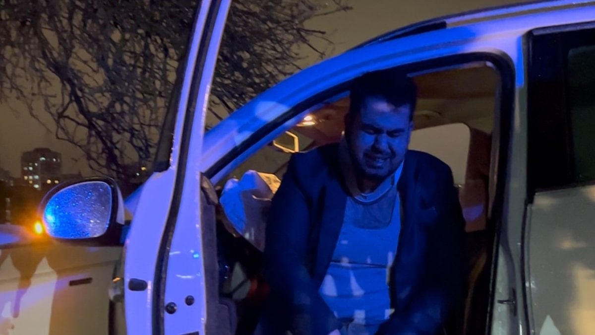 Tekirdağ’da tarlaya giren otomobil ağaca çarptı: Sürücü gözyaşlarını tutamadı