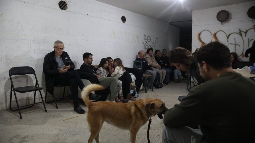 Tel Aviv’de sirenler çaldı, İsrailliler sığınaklara yöneldi